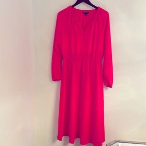 Flowy, hot pink dress by enThread